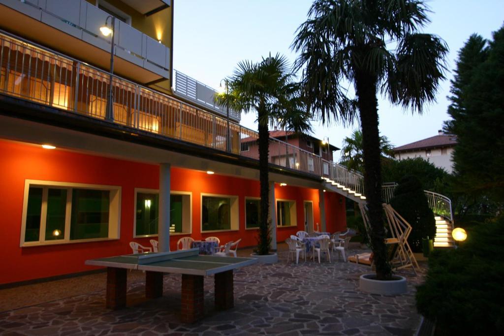Hotel Castel Lodron Storo Exterior photo