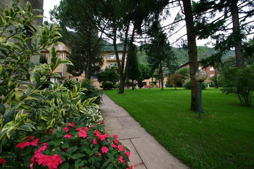 Hotel Castel Lodron Storo Exterior photo